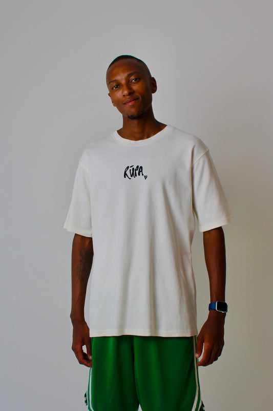 Lady in RŪPA T-shirt