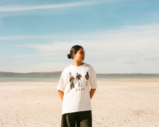 Three Men motif T-shirt